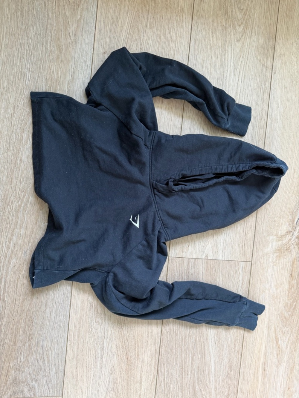 Gymshark Black Cropped Hoodie